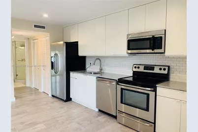 2412 NE 26th St #4, Fort Lauderdale, FL 33305 - Photo 1
