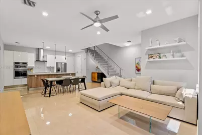 1631 NE 9th St, Fort Lauderdale, FL 33304 - Photo 1