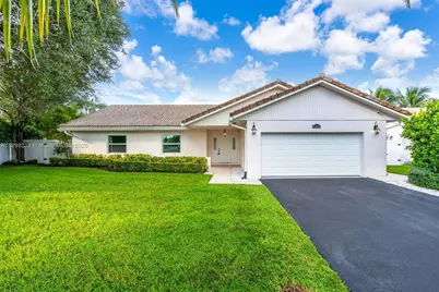 21043 N Escondido Way N, Boca Raton, FL 33433 - Photo 1