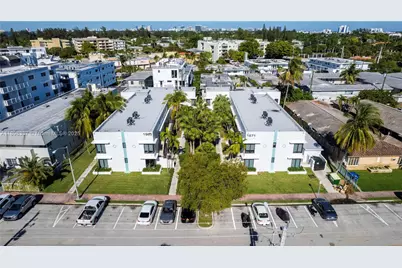 1985 Bay Dr #105, Miami Beach, FL 33141 - Photo 1