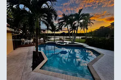 985 Spoonbill Cir, Weston, FL 33326 - Photo 1