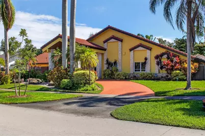 7720 SW 176th St, Palmetto Bay, FL 33157 - Photo 1