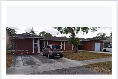 13941 Lake Placid Ct #1, Miami Lakes, FL 33014 - Photo 1