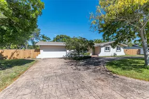 10533 SW 114th St, Miami, FL 33176 - Photo 1