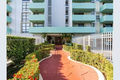 1825 W 44th Pl #511, Hialeah, FL 33012 - Photo 1