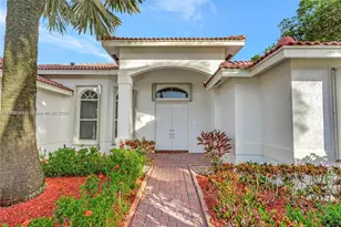 1709 Victoria Pointe Cir, Weston, FL 33327 - Photo 1