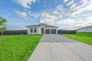 19504 SW 324th St, Homestead, FL 33030 - Photo 1