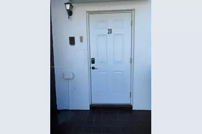 401 SW 109th Ave #20, Sweetwater, FL 33174 - Photo 1