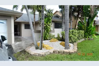 219 SE 8th St #0, Dania Beach, FL 33004 - Photo 1