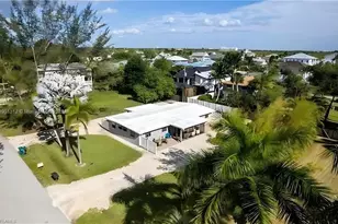 726 Park Ave, Naples, FL 34110 - Photo 1