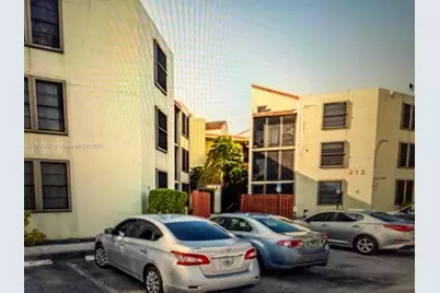 212 Lake Pointe Dr #211, Oakland Park, FL 33309 - Photo 1