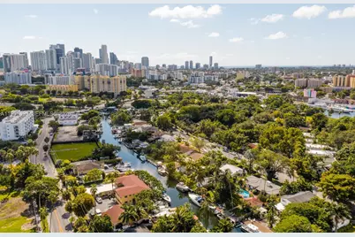 901 NW 7th St Rd, Miami, FL 33136 - Photo 1