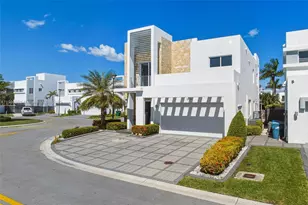 10359 NW 67th Terrace, Doral, FL 33178 - Photo 1