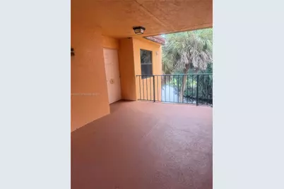 450 Commodore Dr #310, Plantation, FL 33325 - Photo 1