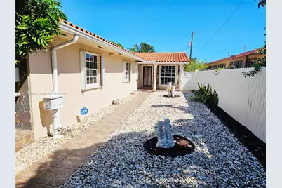 47 NW 48 Ct #rear unit, Miami, FL 33126 - Photo 1