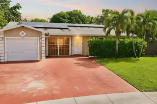 301 NW 83rd Way, Pembroke Pines, FL 33024 - Photo 1