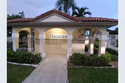 10830 NW 8th St, Pembroke Pines, FL 33026 - Photo 1