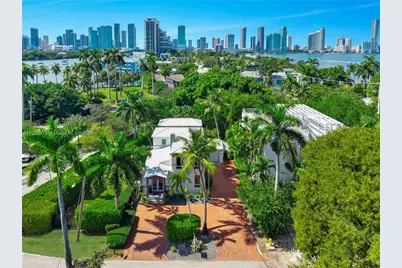 1281 S Venetian Way, Miami, FL 33139 - Photo 1