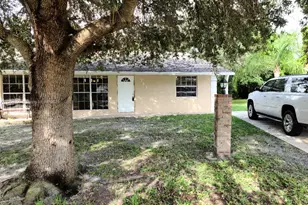 395 SE Norfolk Blvd, Stuart, FL 34997 - Photo 1