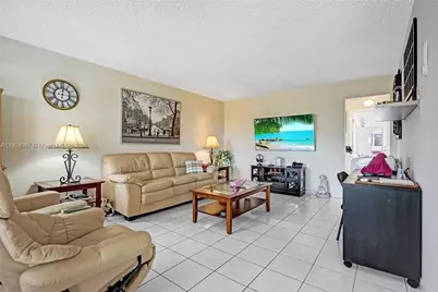 1015 SW 11th Ave #11K, Hallandale Beach, FL 33009 - Photo 1