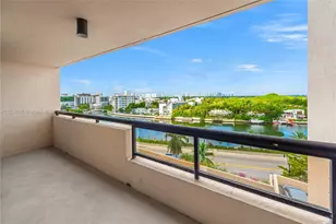 2555 Collins Ave, Miami Beach, FL 33140 - Photo 1
