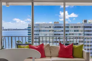 7601 E Treasure Dr, North Bay Village, FL 33141 - Photo 1