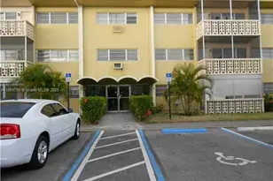 1460 NE 169th St, Miami, FL 33162 - Photo 1