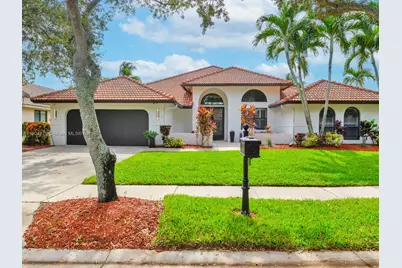 1044 Poplar Cir, Weston, FL 33326 - Photo 1