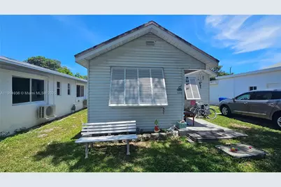 1209 N 17th Ct, Hollywood, FL 33020 - Photo 1