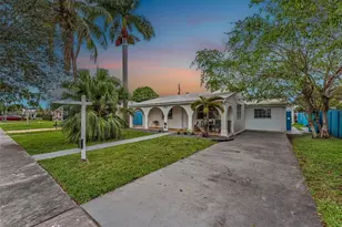 1105 NE 10th St, Hallandale Beach, FL 33009 - Photo 1