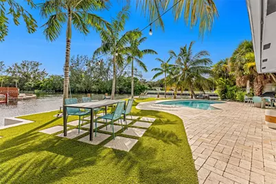 1477 NW 10th St, Dania Beach, FL 33004 - Photo 1
