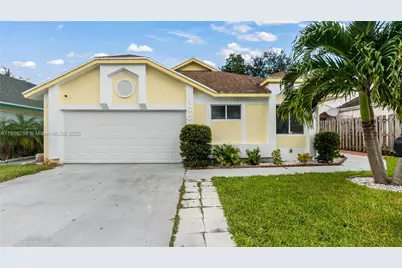 1008 W Jasmine Ln, North Lauderdale, FL 33068 - Photo 1