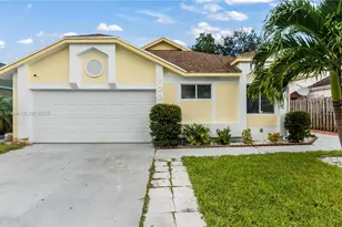 1008 W Jasmine Ln, North Lauderdale, FL 33068 - Photo 1