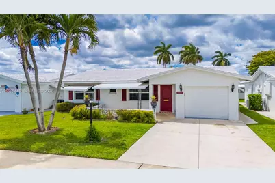 1005 SW 18th St, Boynton Beach, FL 33426 - Photo 1