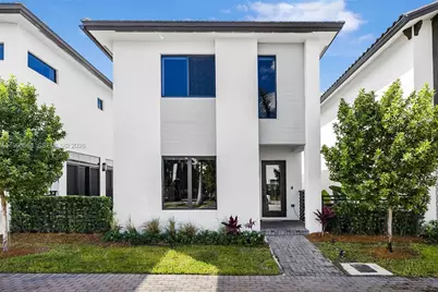 8156 NW 43rd St, Doral, FL 33166 - Photo 1
