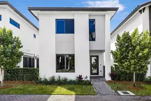 8156 NW 43rd St, Doral, FL 33166 - Photo 1