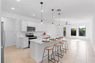 8366 NW 7th Ct, Plantation, FL 33324 - Photo 1