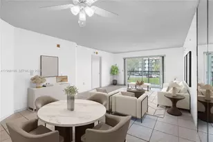 550 SW 137th Ave, Pembroke Pines, FL 33027 - Photo 1