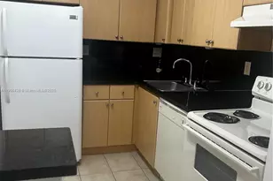 7110 NW 179th St, Hialeah, FL 33015 - Photo 1