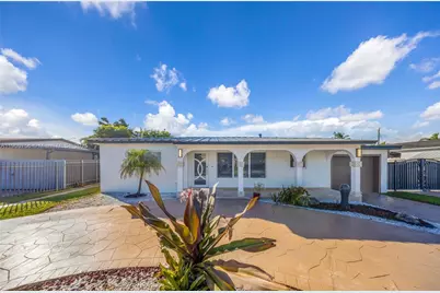490 W 33rd Pl, Hialeah, FL 33012 - Photo 1
