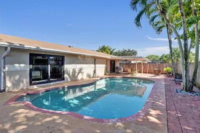 9350 NW 43rd Mnr, Sunrise, FL 33351 - Photo 1