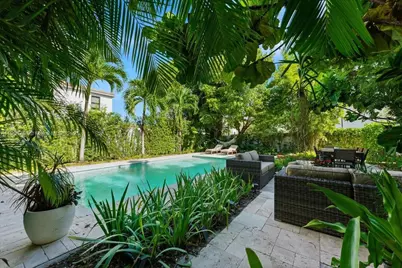 617 NE 191st St, Miami, FL 33179 - Photo 1