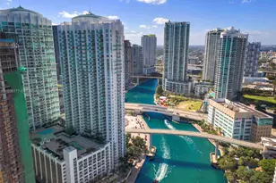 31 SE 5th St, Miami, FL 33131 - Photo 1