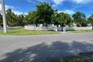 413 NE 8th St, Pompano Beach, FL 33060 - Photo 1