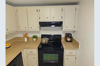 8261 NW 8th St #135, Miami, FL 33126 - Photo 7