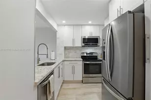 1831 NE 38th St, Oakland Park, FL 33308 - Photo 1