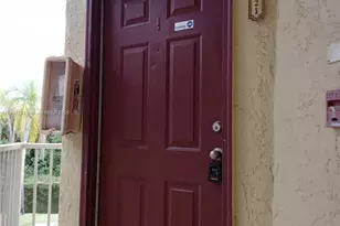 595 Vista Isles Dr, Sunrise, FL 33325 - Photo 1