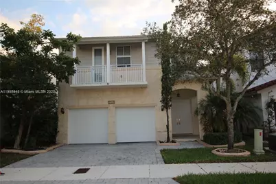 10564 NW 70th Ln, Doral, FL 33178 - Photo 1