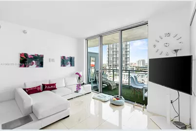 90 SW 3rd St #1209, Miami, FL 33130 - Photo 1