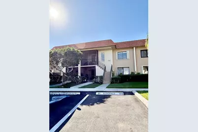 398 Lakeview Dr #205, Weston, FL 33326 - Photo 1